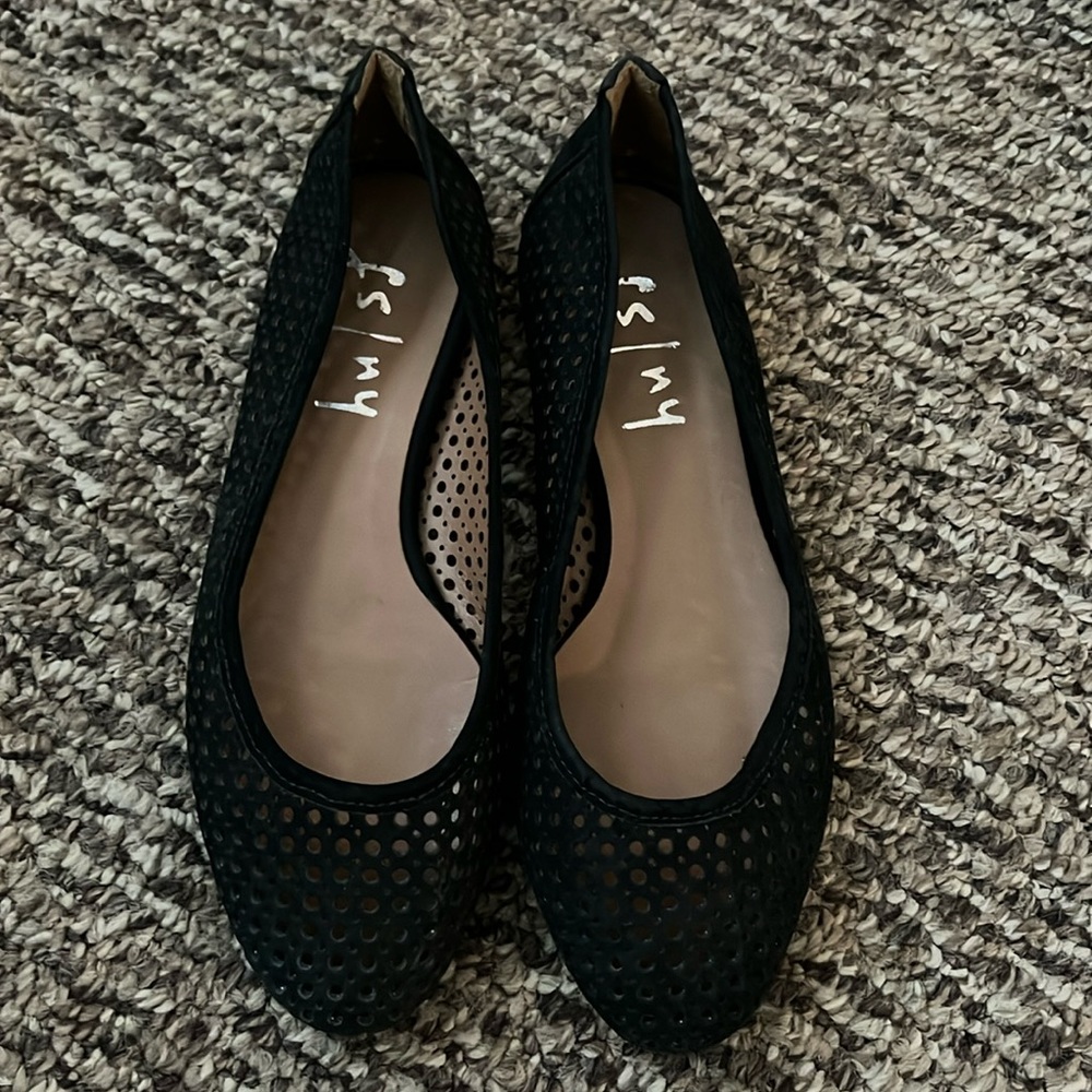 Black French Sole NY ballet flats. Size 5.5. Good condition